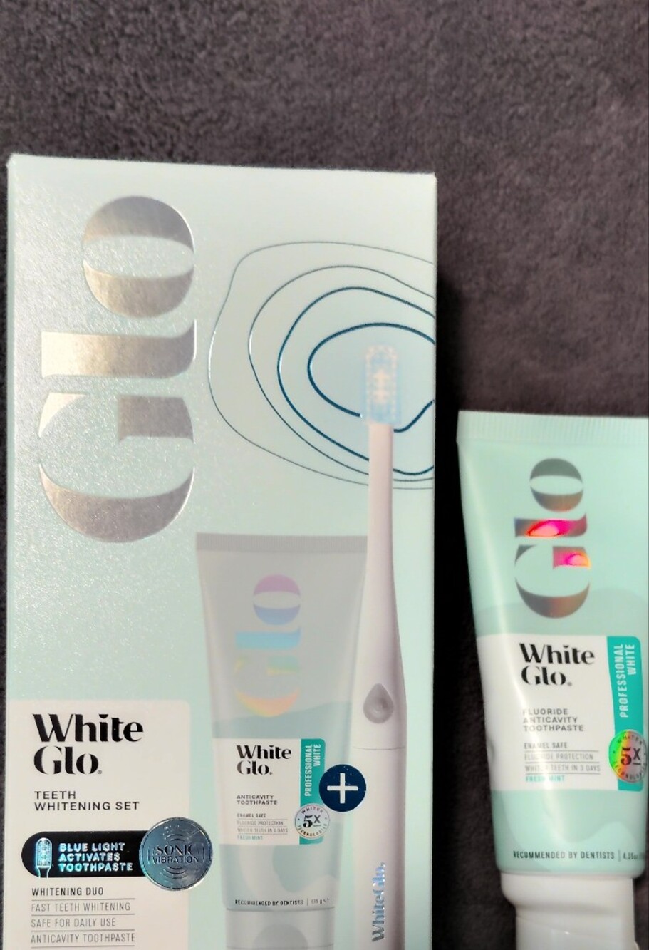 Blue Light Teeth Whitening Brush & Toothpaste By Glo